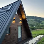 Lodge Stryh Xata - будиночок в карпатах з чаном-джакузі Volosyanka (Lviv)