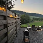 Lodge Stryh Xata - будиночок в карпатах з чаном-джакузі Volosyanka (Lviv)