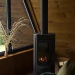 Lodge Stryh Xata - будиночок в карпатах з чаном-джакузі *