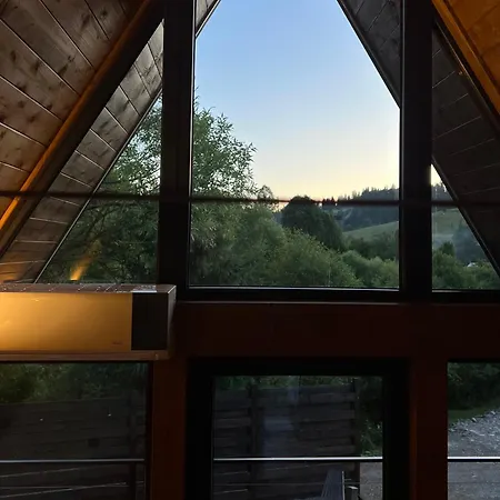 Stryh Xata - в карпатах з чаном-джакузі Lodge