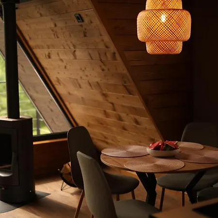 Stryh Xata - будиночок в карпатах з чаном-джакузі Volosyanka (Lviv)