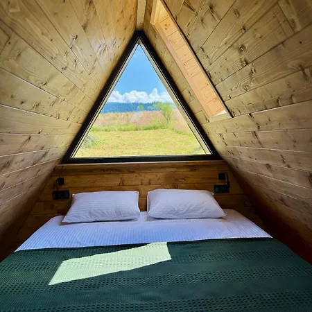 Stryh Xata - в карпатах з чаном-джакузі