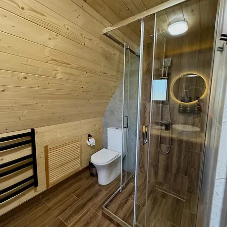 Stryh Xata - в карпатах з чаном-джакузі Lodge