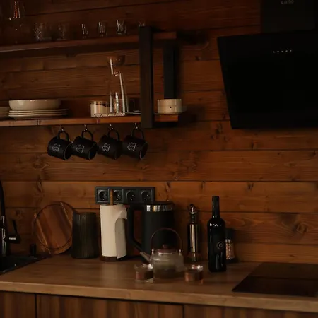 Lodge Stryh Xata - будиночок в карпатах з чаном-джакузі