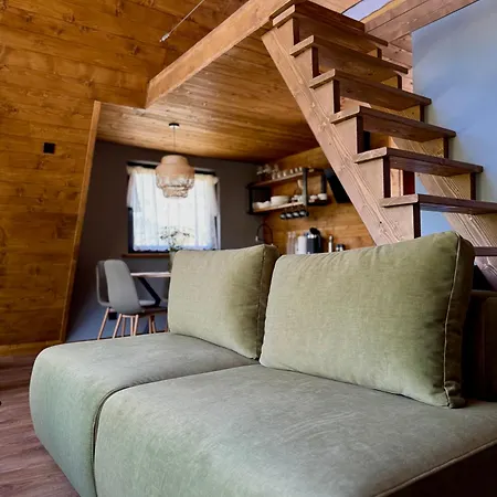 Lodge Stryh Xata - будиночок в карпатах з чаном-джакузі Volosyanka (Lviv)