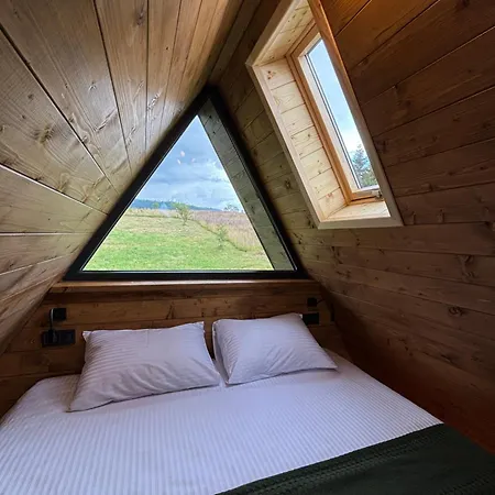 Stryh Xata - в карпатах з чаном-джакузі