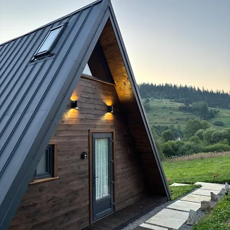 Lodge Stryh Xata - будиночок в карпатах з чаном-джакузі Volosyanka (Lviv)