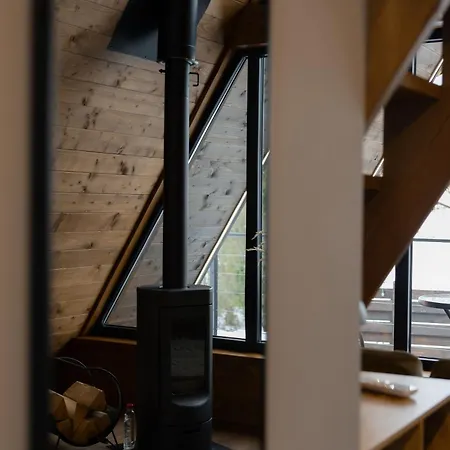Lodge Stryh Xata - будиночок в карпатах з чаном-джакузі