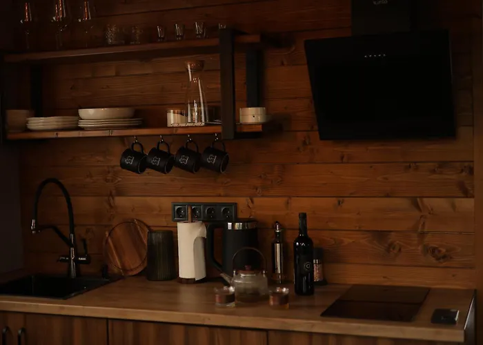 Lodge Stryh Xata - будиночок в карпатах з чаном-джакузі