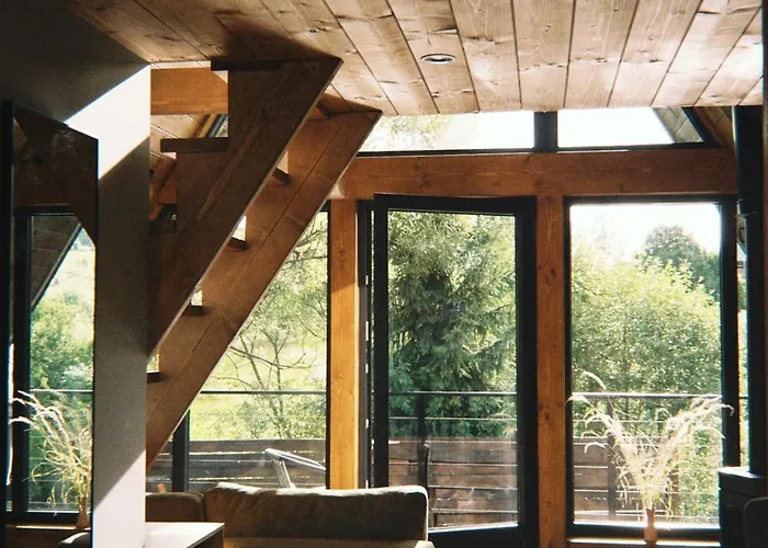 Lodge Stryh Xata - будиночок в карпатах з чаном-джакузі Volosyanka (Lviv)